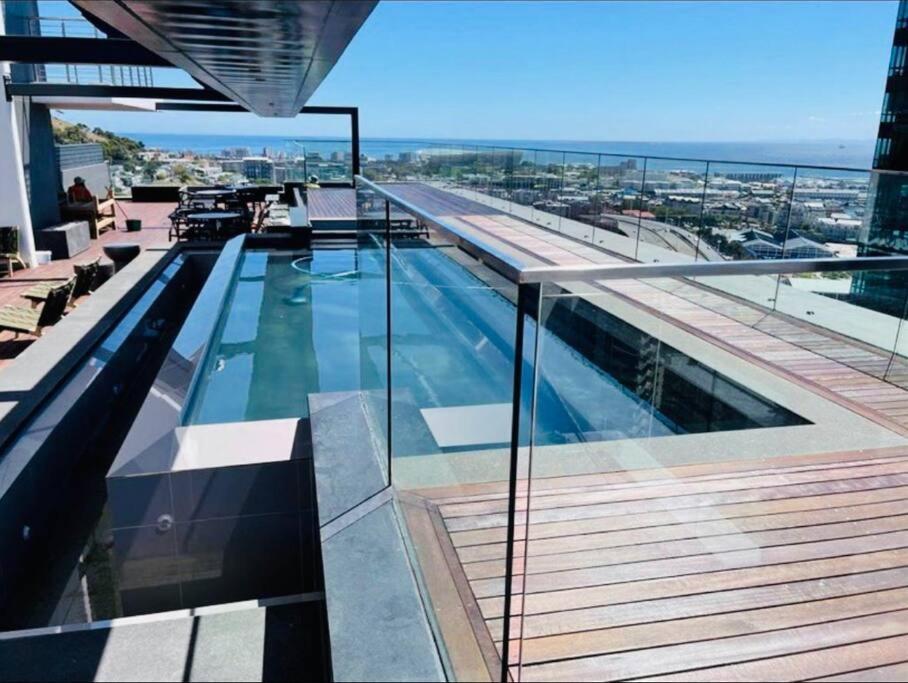 Skyline Views Stylish Studio With Pool, Parking No Load Shedding Cape Town Exterior photo