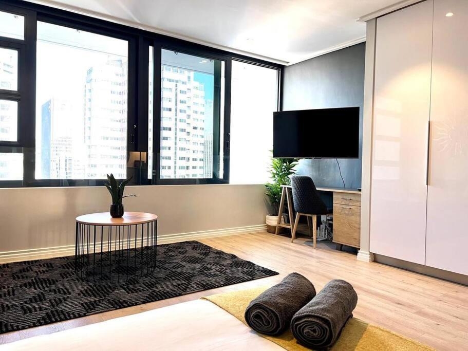 Skyline Views Stylish Studio With Pool, Parking No Load Shedding Cape Town Exterior photo
